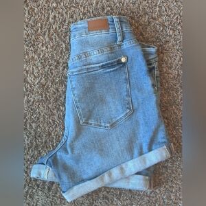 Judy Blue Light Blue Cropped Jeans